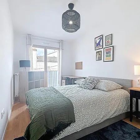 Large & Modern With Rooftop Apartment
