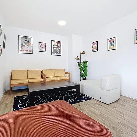 Large & Modern With Rooftop Montreuil (Seine-Saint-Denis)