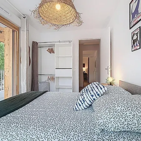 Large & Modern With Rooftop Apartment Montreuil (Seine-Saint-Denis)