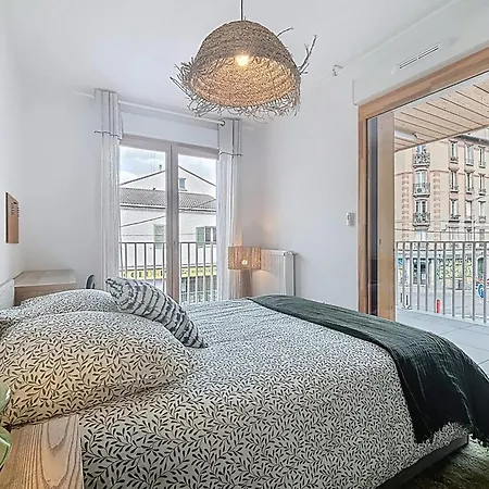 Apartment Large & Modern With Rooftop Montreuil (Seine-Saint-Denis)