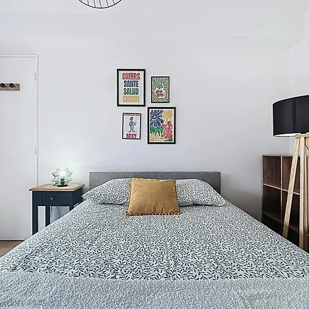 Large & Modern With Rooftop Apartment